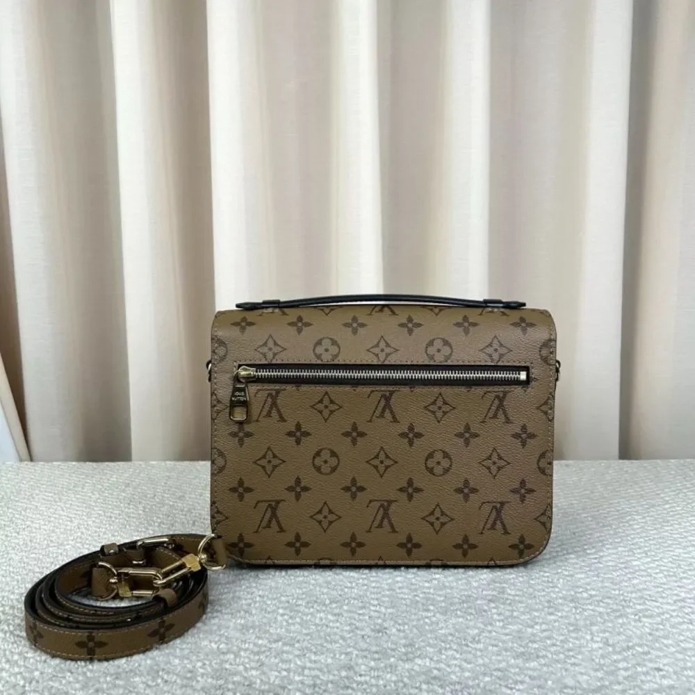 Louis Vuitton Women Pre-Loved Bag Very Good Condition